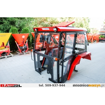 Kabina C-330 NAGLAK z metal WIŚNIOWA, z kanciastymi błotnikami,drzwi na koło,szyberdach,boczne szyby uchylne oświetlenie LED 